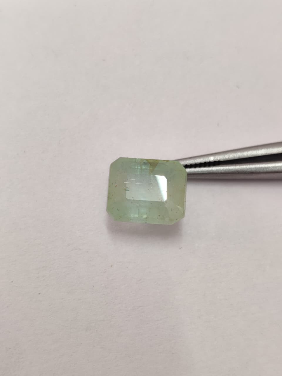 WhatsApp Image 2026-02-12 at 1.13.18 PM (2) Natural Russian Emerald 5,12 carats (Panna) - Image 1