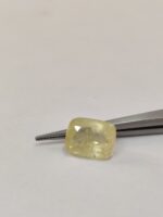 Natural Yellow Sapphire – 5.70 Carats (Ceylon, Sri Lanka) - Image 3