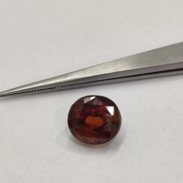 Natural Hessonite 5.69 Carats (Cylone Gomed)