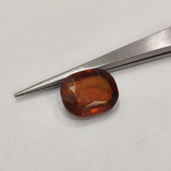 Natural Hessonite 6 Carats (Cylone Gomed)