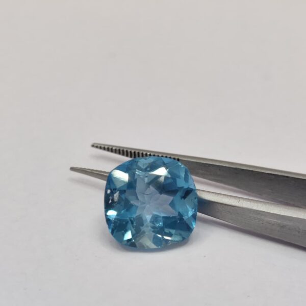 Blue Topaz 8.60 Carats (Neelomani)