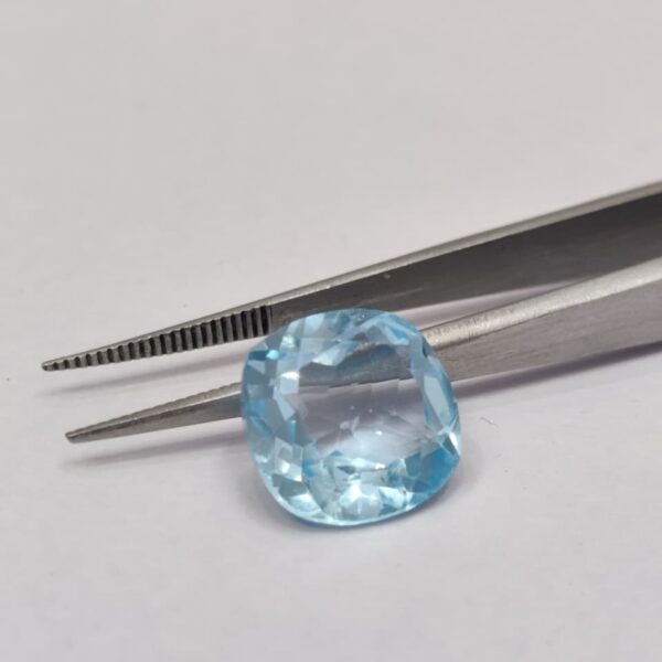 Blue Topaz 7.57 Carats (Neelomani)
