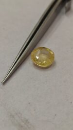 Natural Yellow Sapphire - 7.77 Carats (Cylone Sri Lanka) - Image 2