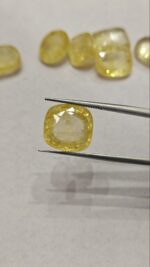 NATURAL YELLOW SAPPHIRE 10.40 CARATS (CYLONE SRI LANKA) - Image 2
