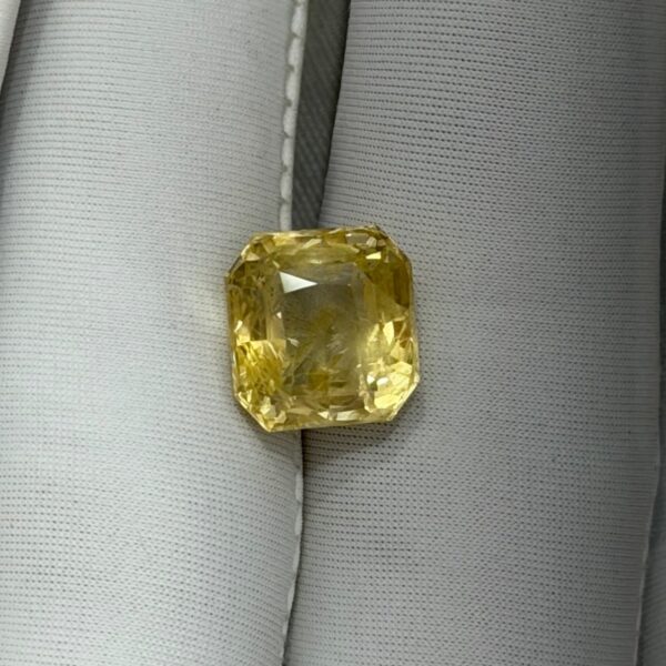 Natural Yellow Sapphire (Pukhraj) – 10.35 Carats (11.38 Ratti) | Unheated & Untreated | Ceylon, Sri Lanka