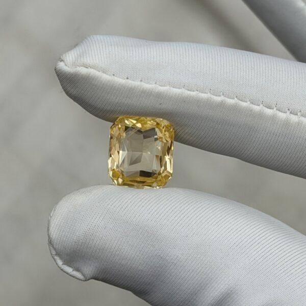 Natural Yellow Sapphire (Pukhraj) – 6.12 Carats (7.73 Ratti) | Ceylon, Sri Lanka